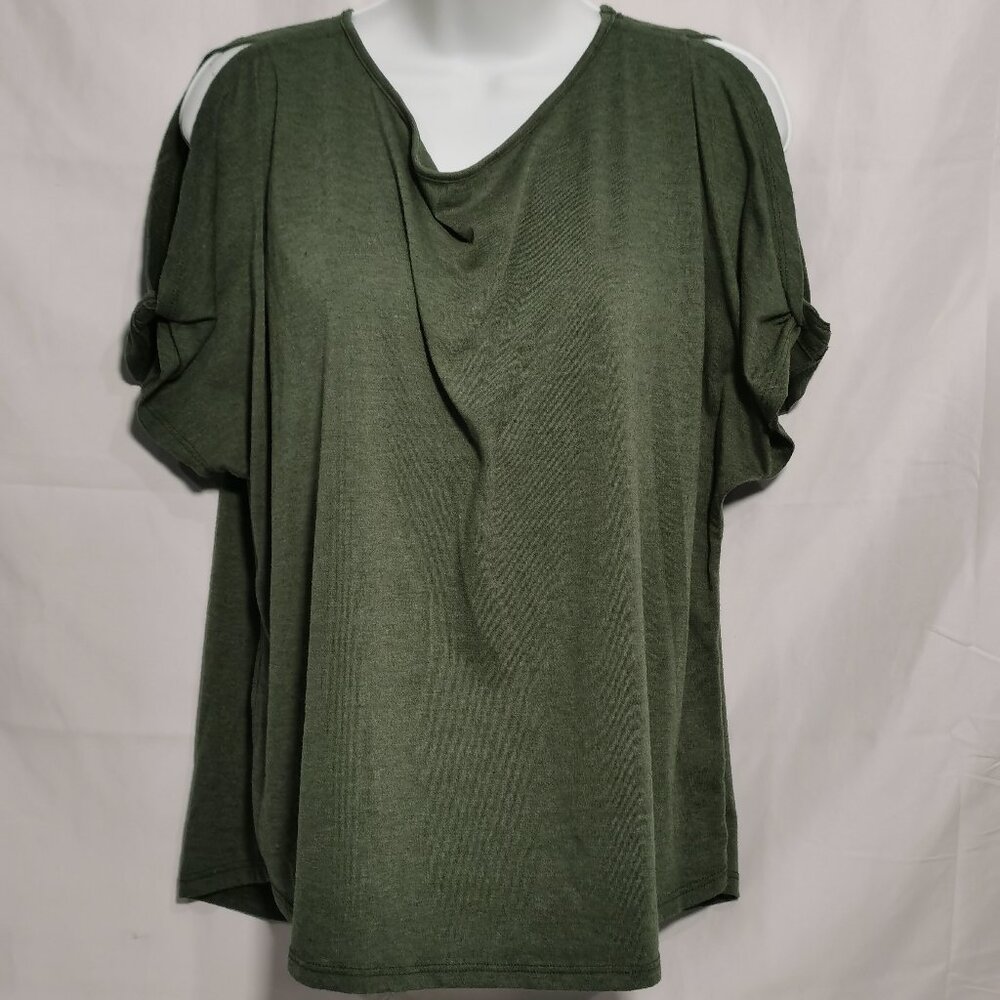 🦋3/$20 Heather Olive Cold Shoulder Batwing Tee Size XL EUC #64